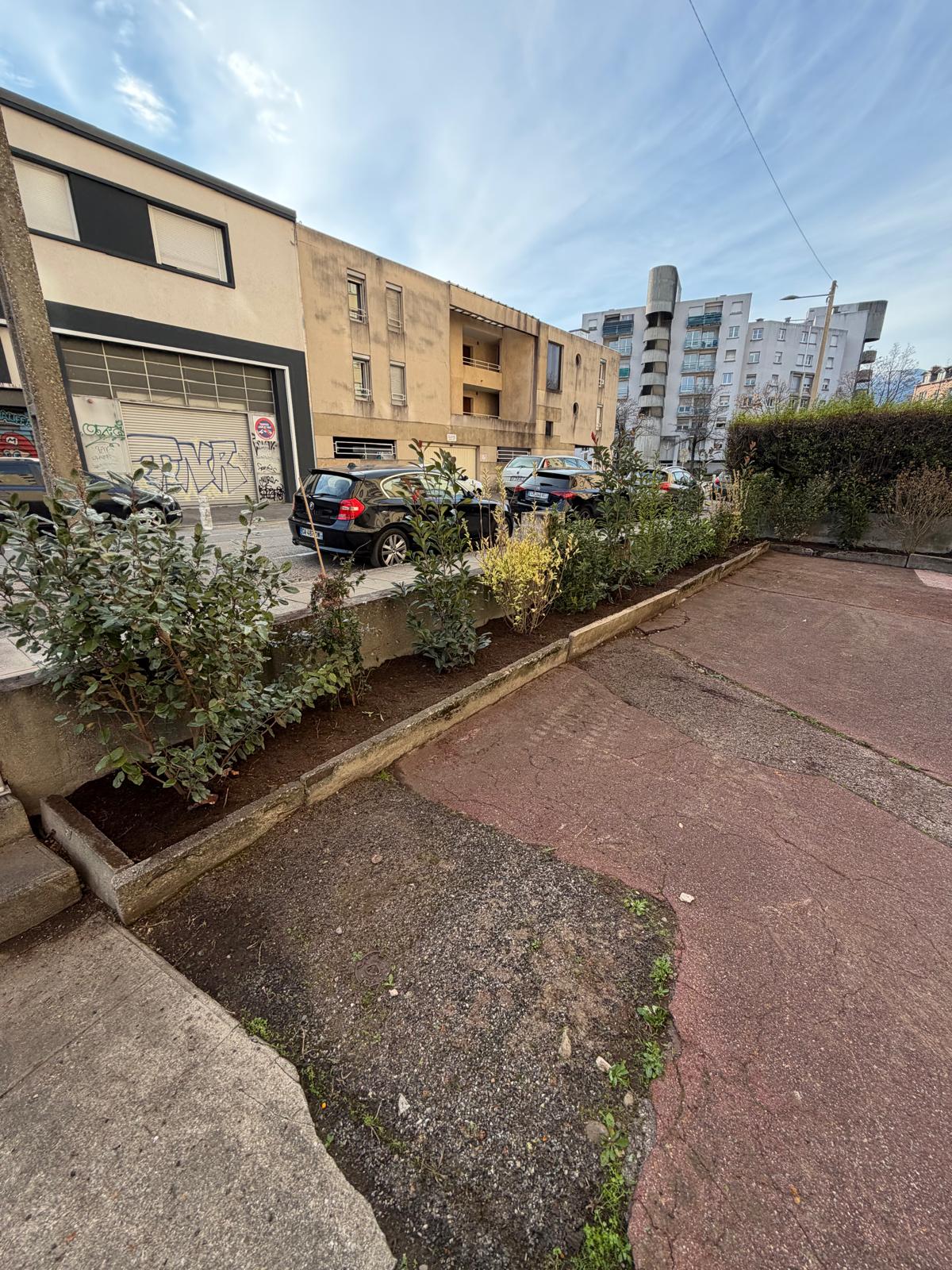 Contrat d'entretien de jardin paysager en Isère